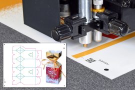 Intec ColorCut FB 9000 PRO – automatischer digitaler Stanz- und Flachbettschneider / Riller