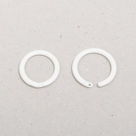deco ring plastic, white