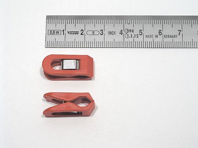 date clip, red,